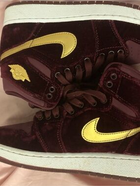 Jordan 1 Heiress GG